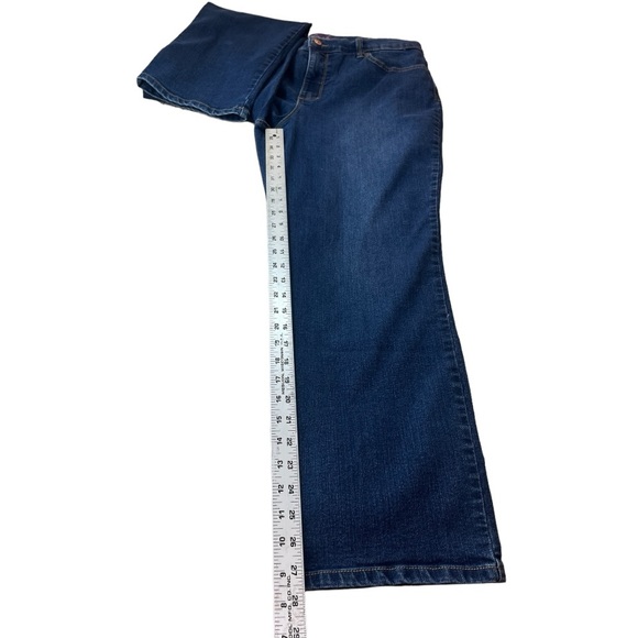 Gloria Vanderbilt Amanda  Classic
Jeans Tapered Leg Hartford Super
Stretch. - Picture 6 of 7